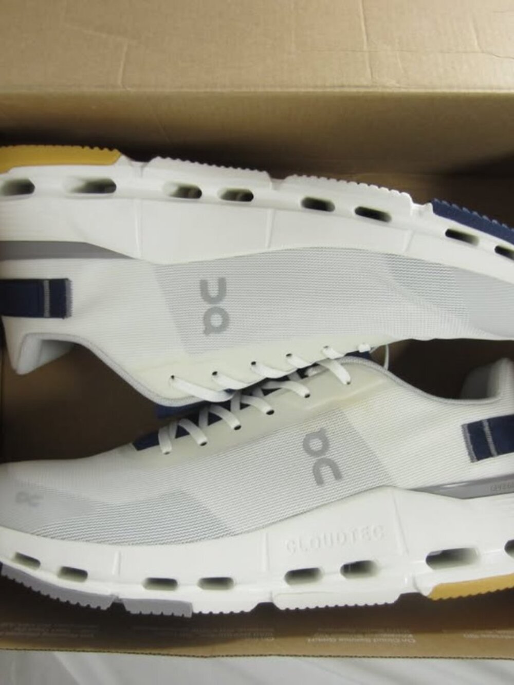 NEW IN BOX / NEVER WORN! ON CLOUD / MENS 11 - Picture 4 of 10